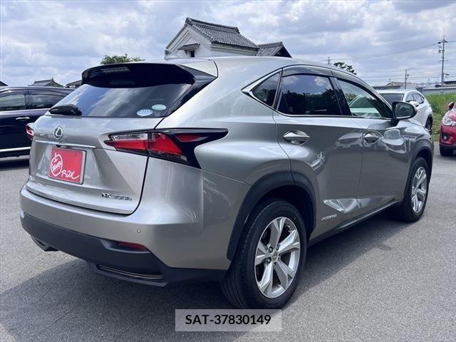 Lexus NX 2015-07 275676-4