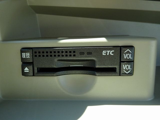 Toyota ESTIMA 2008-10 20044-22