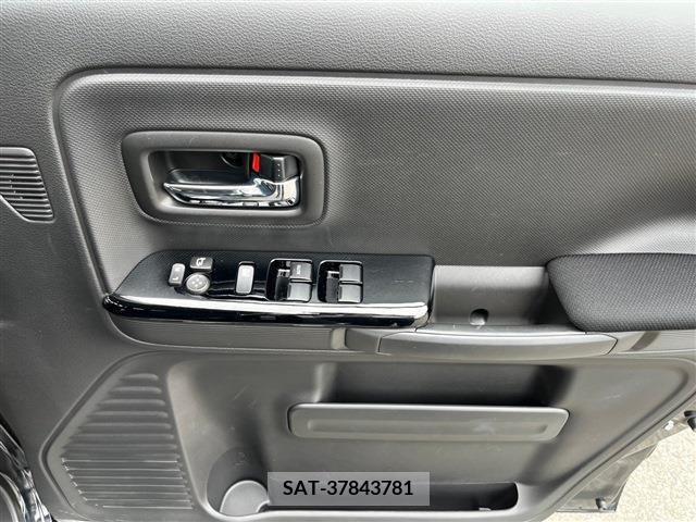 Suzuki SPACIA 2023-02 233807-26