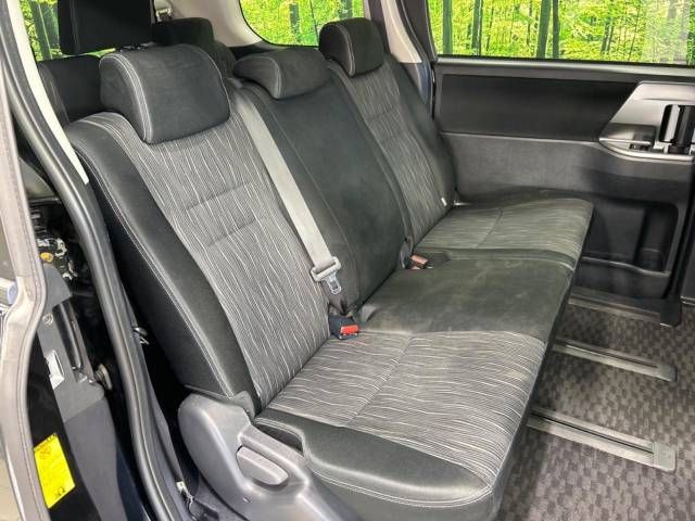 Toyota VOXY 2012-07 15439-9