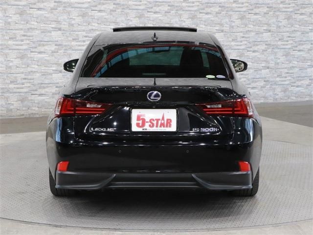 Lexus IS 2014-09 16743-9