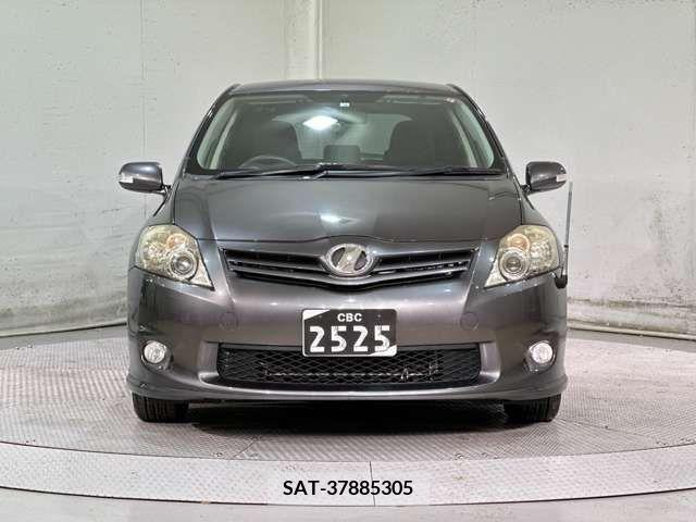 Toyota AURIS 2010-06 261497-6
