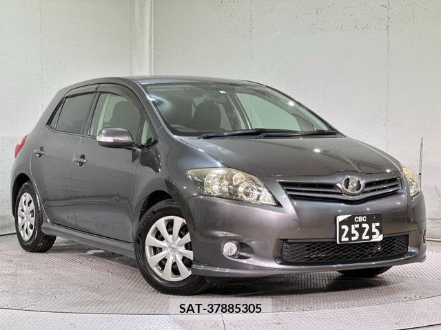 Toyota AURIS 2010-06 261497-0