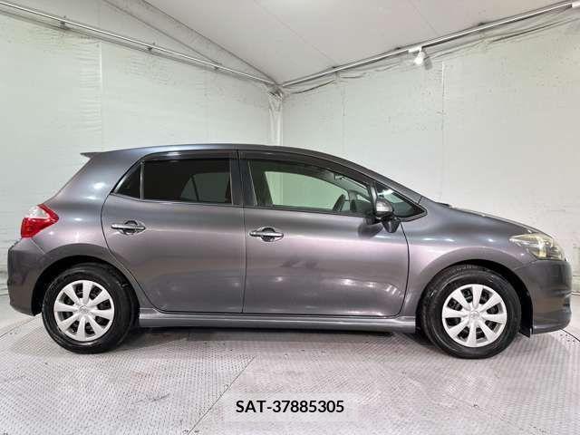 Toyota AURIS 2010-06 261497-7