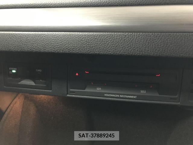 VolksWagen GOLF 2018-08 242645-20