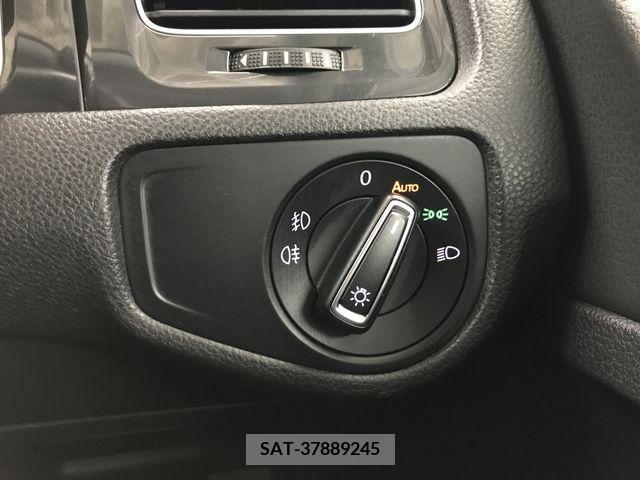 VolksWagen GOLF 2018-08 242645-25