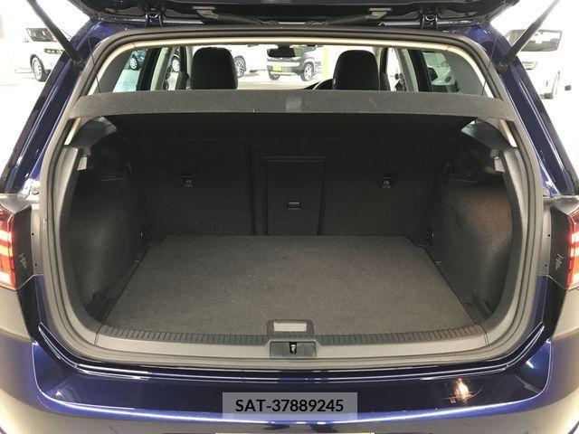 VolksWagen GOLF 2018-08 242645-27