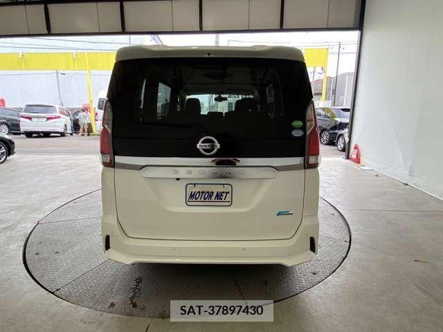 Nissan SERENA 2016-11 284273-11
