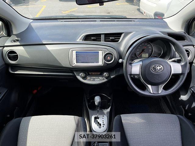 Toyota VITZ 2012-09 378040-1