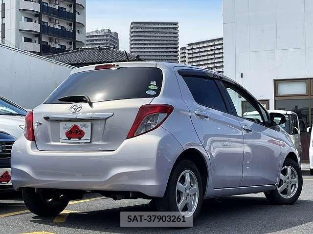 Toyota VITZ 2012-09 378040-2