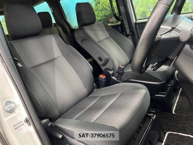 Toyota VOXY 2019-05 384218-7