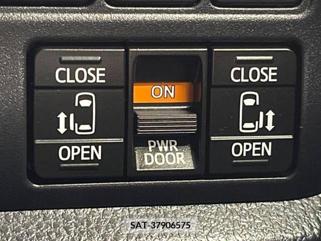 Toyota VOXY 2019-05 384218-4