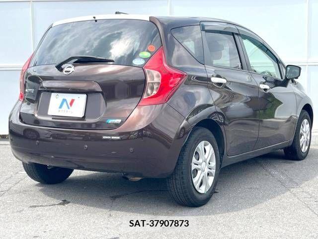 Nissan NOTE 2015-11 352044-11