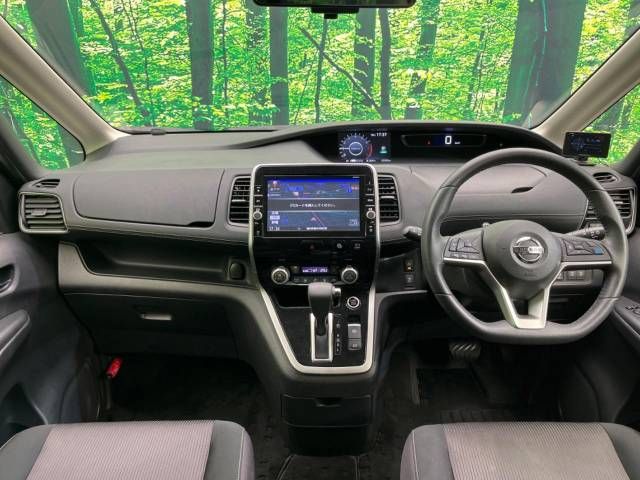Nissan SERENA 2017-04 186336-1