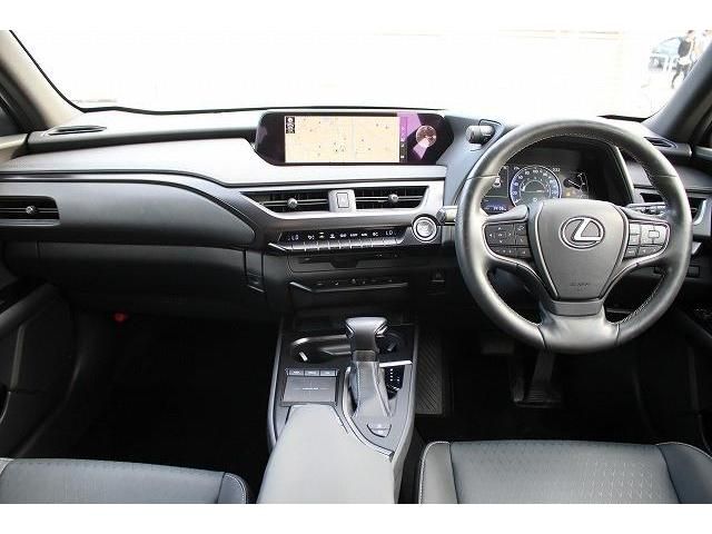 Lexus UX 2018-12 23298-14