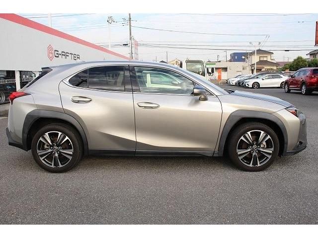 Lexus UX 2018-12 23298-8