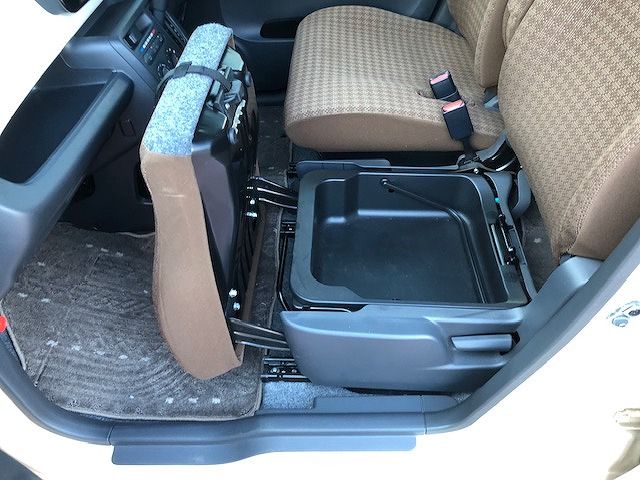 Nissan MOCO 2012-11 14370-24