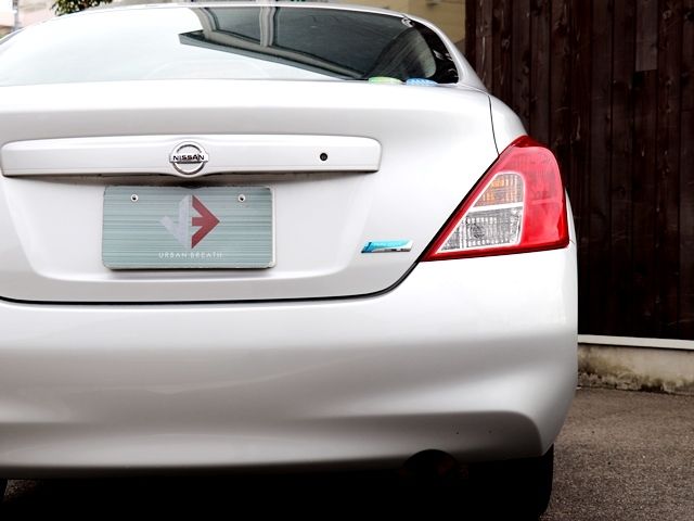 Nissan LATIO 2013-11 183631-14