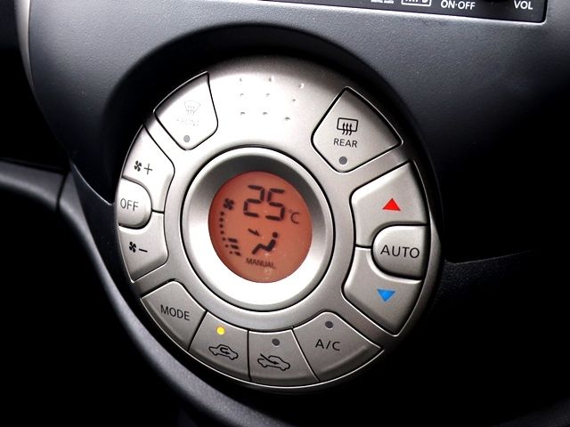 Nissan LATIO 2013-11 183631-24