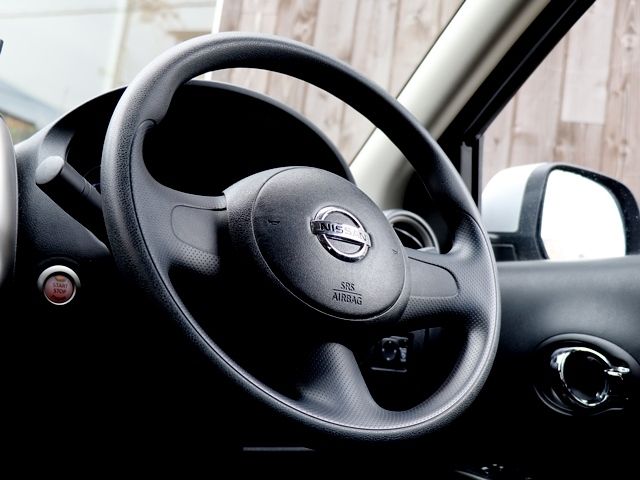 Nissan LATIO 2013-11 183631-16