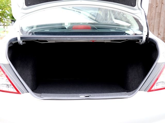 Nissan LATIO 2013-11 183631-28