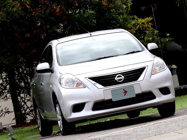 Nissan LATIO 2013-11 183631-5