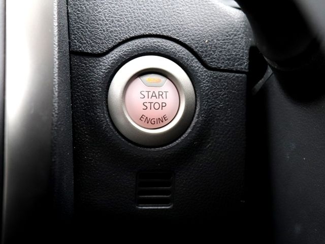 Nissan LATIO 2013-11 183631-22