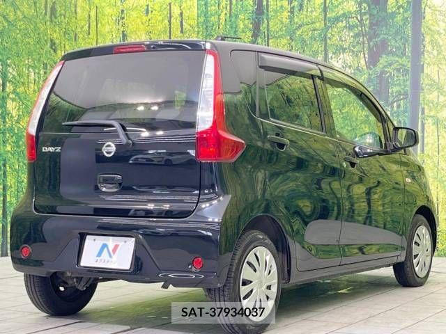 Nissan DAYZ 2015-02 390345-17