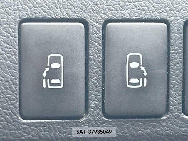Toyota NOAH 2013-03 253254-2