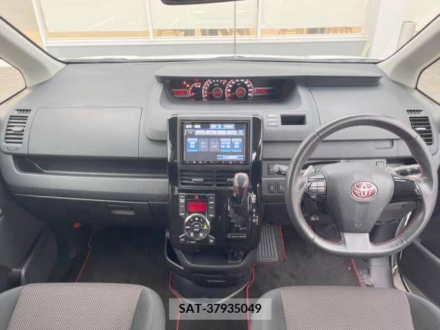 Toyota NOAH 2013-03 253254-1