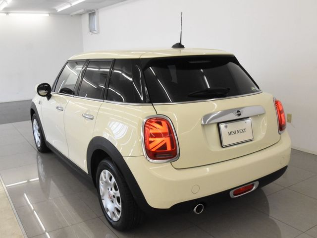 Bmw MINI 2020-03 8301-2