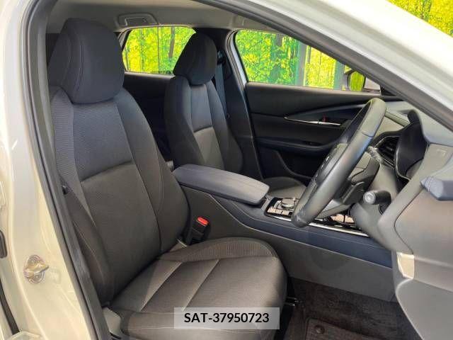 Mazda CX-30 2023-03 208205-6