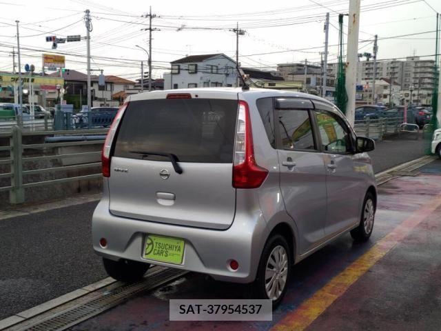 Nissan DAYZ 2015-02 353704-1