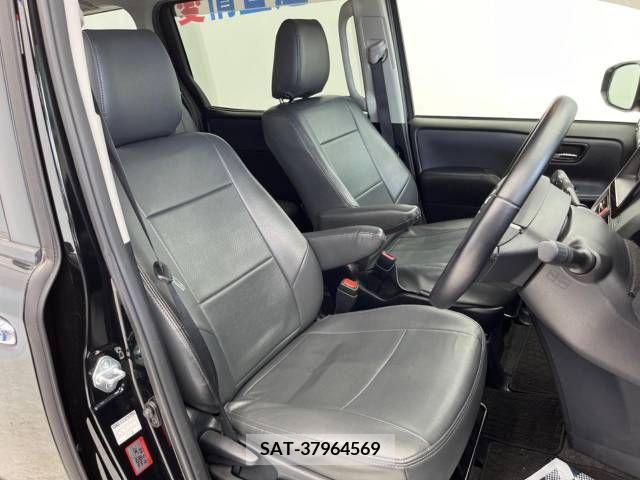 Toyota VOXY 2015-04 331797-8
