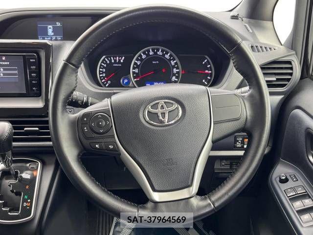Toyota VOXY 2015-04 331797-12