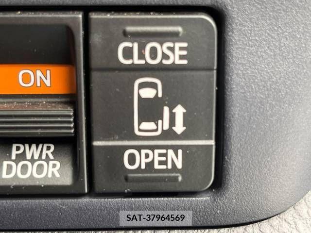 Toyota VOXY 2015-04 331797-4