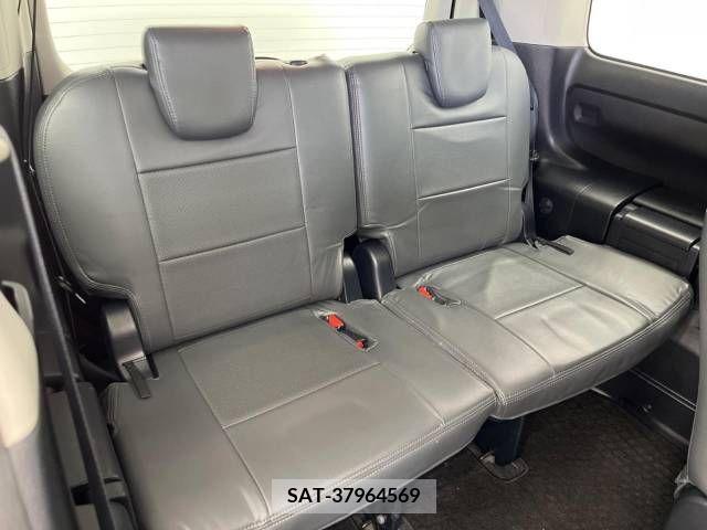 Toyota VOXY 2015-04 331797-10