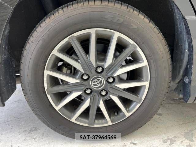 Toyota VOXY 2015-04 331797-14