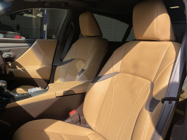 Lexus ES 2018-12 185241-11