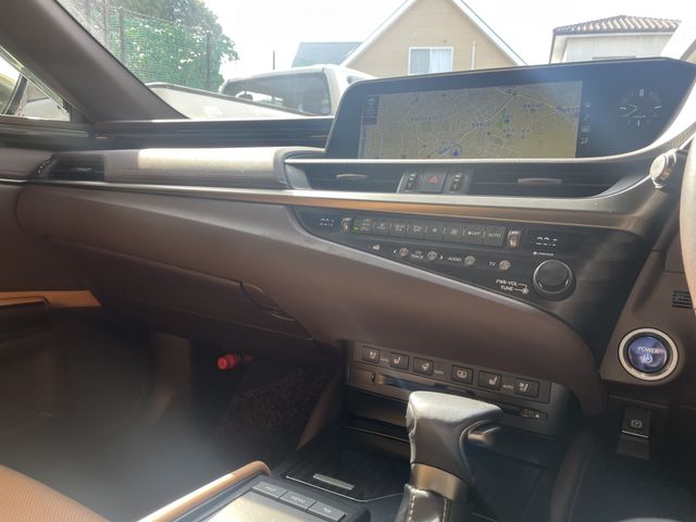 Lexus ES 2018-12 185241-16