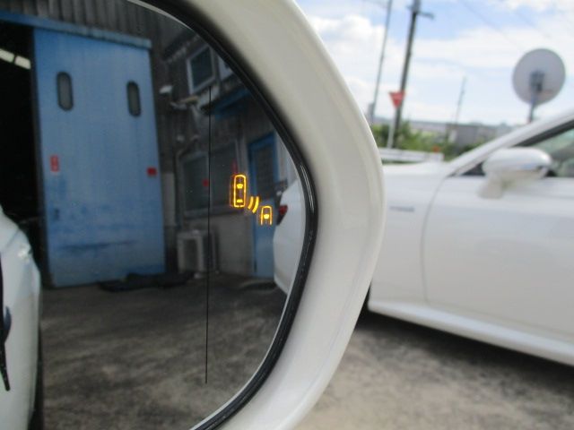 Toyota CROWN SEDAN 2018-12 24655-29