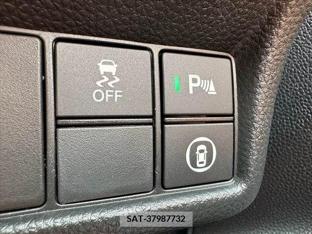 Honda CIVIC 2024-02 267016-6
