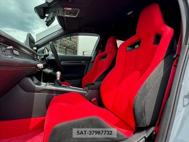 Honda CIVIC 2024-02 267016-16