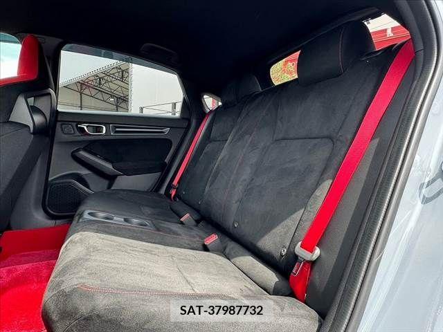 Honda CIVIC 2024-02 267016-17