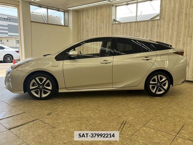 Toyota PRIUS 2016-09 344767-21