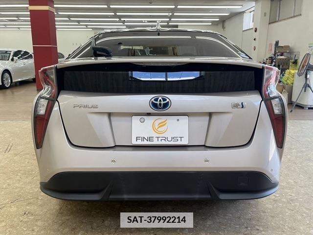 Toyota PRIUS 2016-09 344767-18