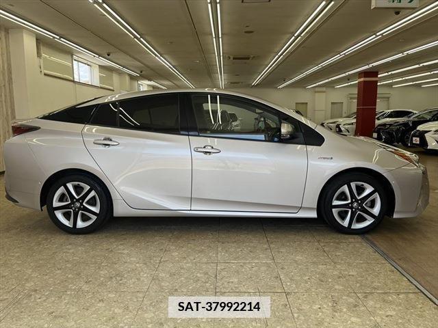 Toyota PRIUS 2016-09 344767-17
