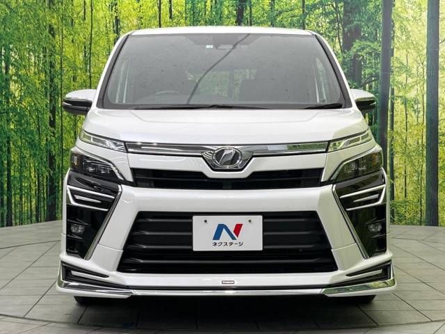 Toyota VOXY 2018-05 11696-15