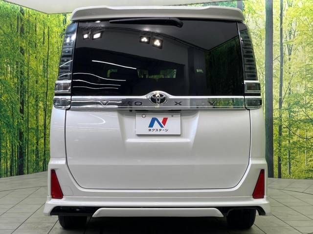 Toyota VOXY 2018-05 11696-16