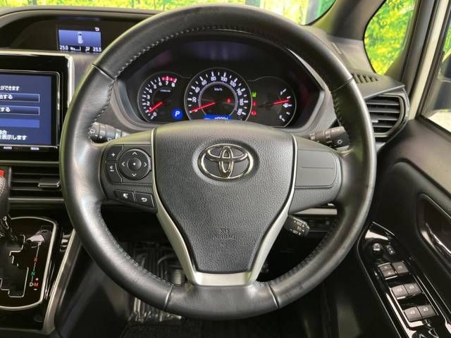 Toyota VOXY 2018-05 11696-12